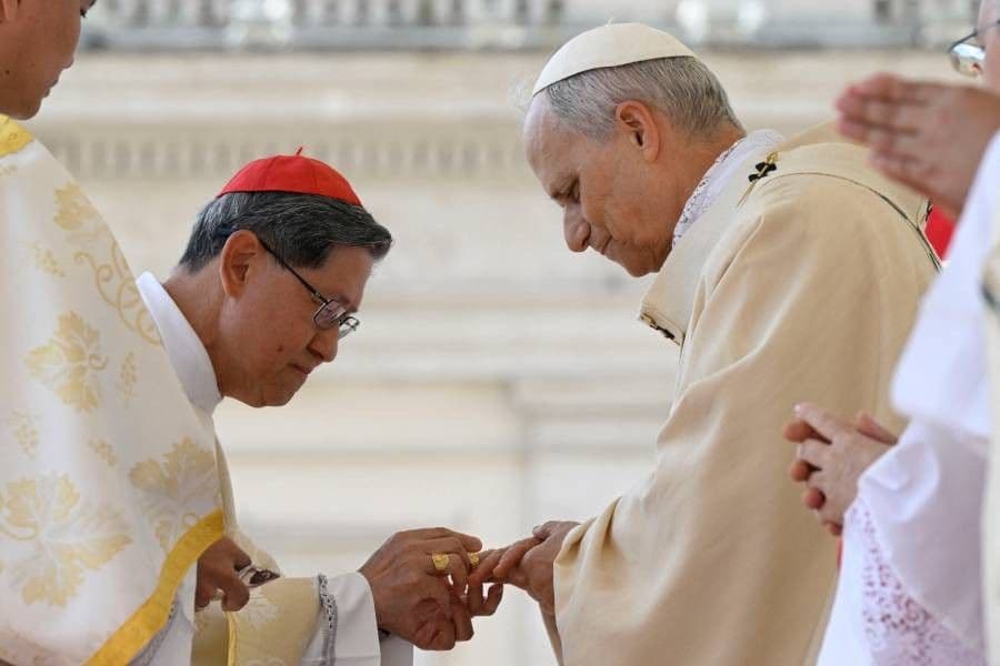 Cardinal Tagle mangunguna sa Misa sa Vatican habang nagpapagaling si Pope Leo