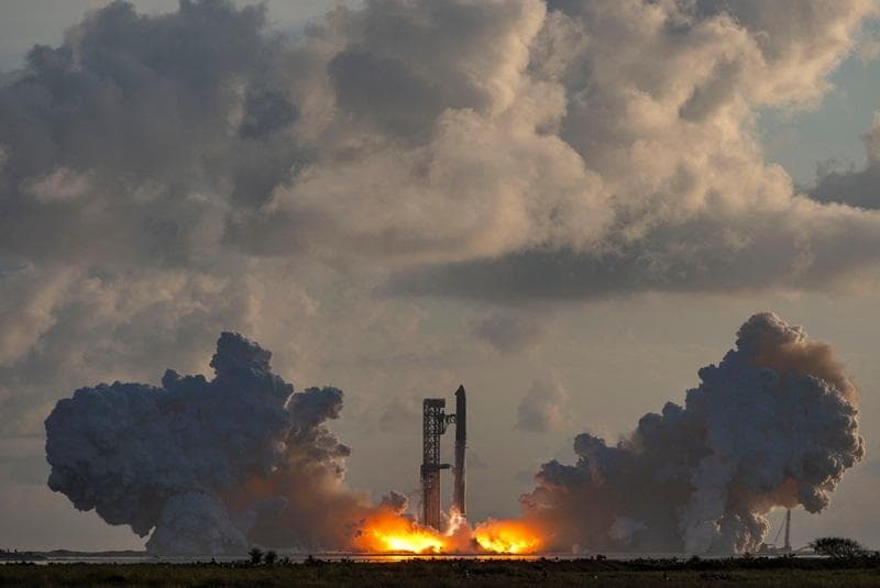 Unang Pag-ikot ng Starship Megarocket ng SpaceX sa Orbit