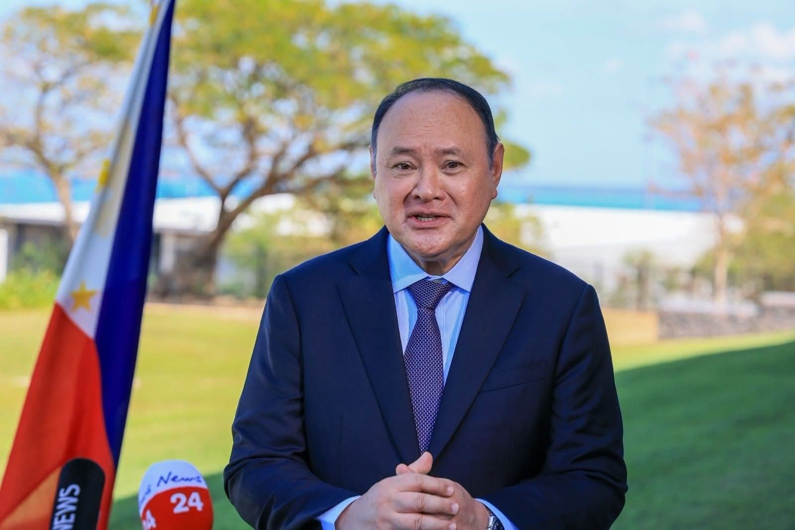Teodoro, tinawag na ‘blackmail’ ang banta ng Tsina laban sa mga Pilipino