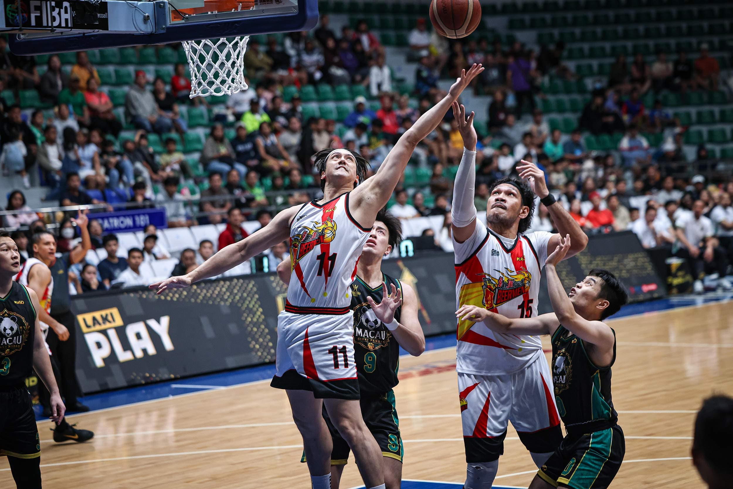 PBA, muling nahinto ang laro dahil sa tagas ng bubong