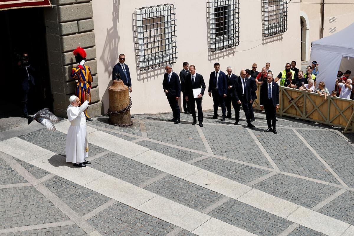 Pope Leo XIV: Mahal niya ang Amerika ngunit siya ay Papa muna, Amerikano pangalawa