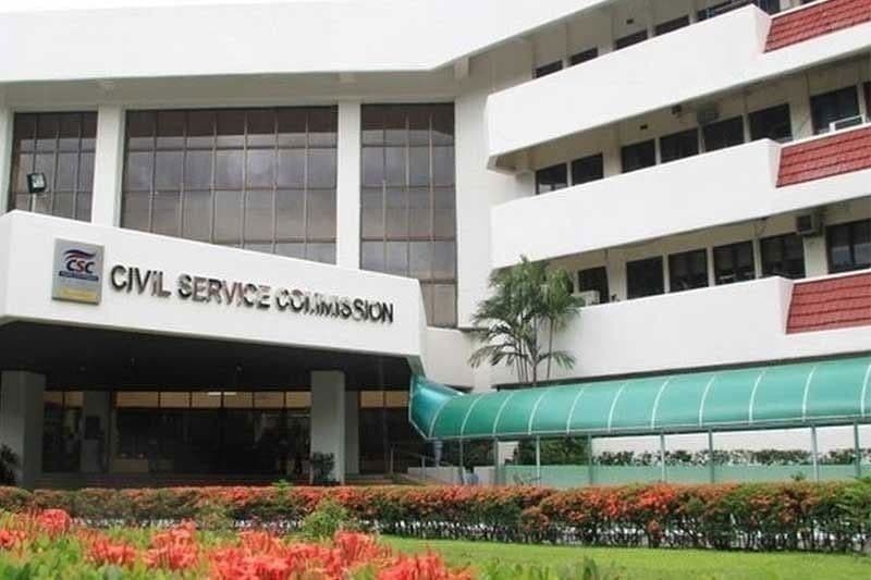 Pansamantalang itinigil ng CSC ang mga pagsusulit sa civil service sa Luzon dahil sa masamang panahon