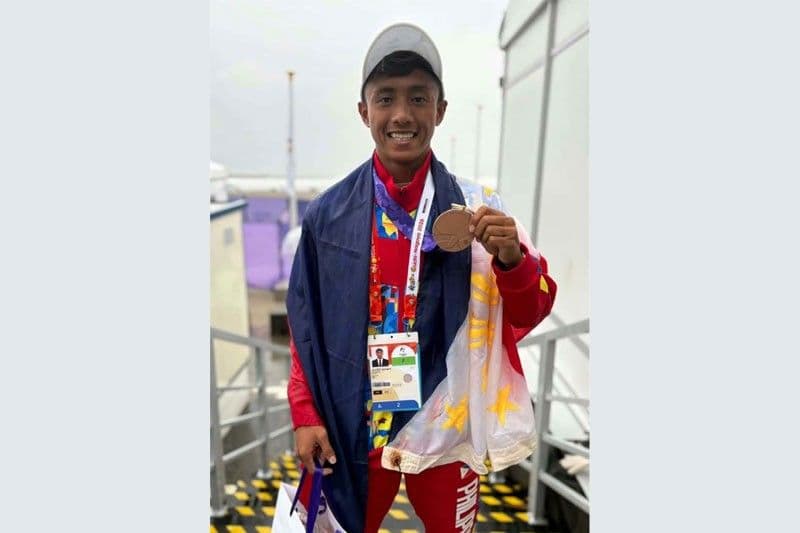 Jayuard Alciso, nakasungkit ng tanso sa surfing sa Asian Games