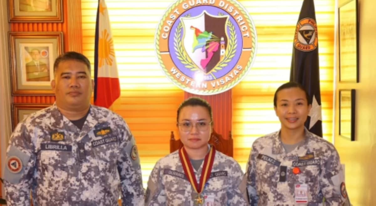 Junior Coast Guard Officer, ginawaran ng parangal sa kanyang heroic na pagsagip sa bata