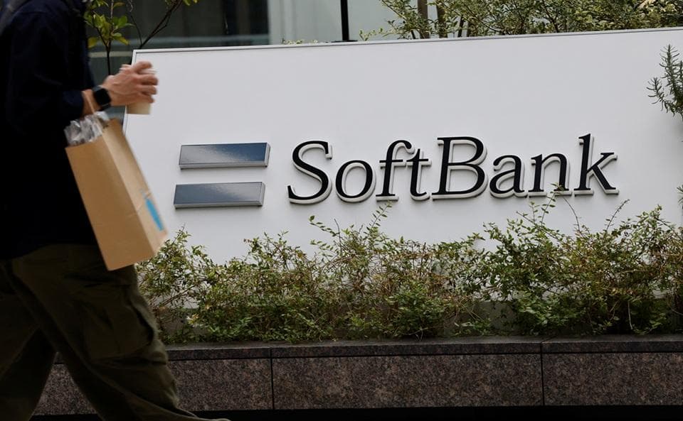 SoftBank, nakalikom ng $11.1 bilyon sa pinakamalaking benta ng high-yield corporate bonds sa mundo