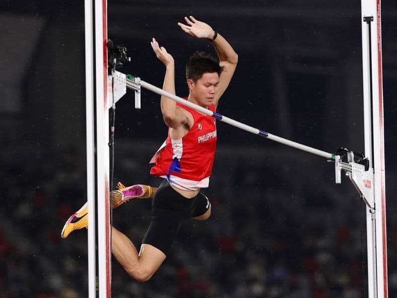 Obiena, nagtagumpay sa Asian Games sa kabila ng hamon ng panahon