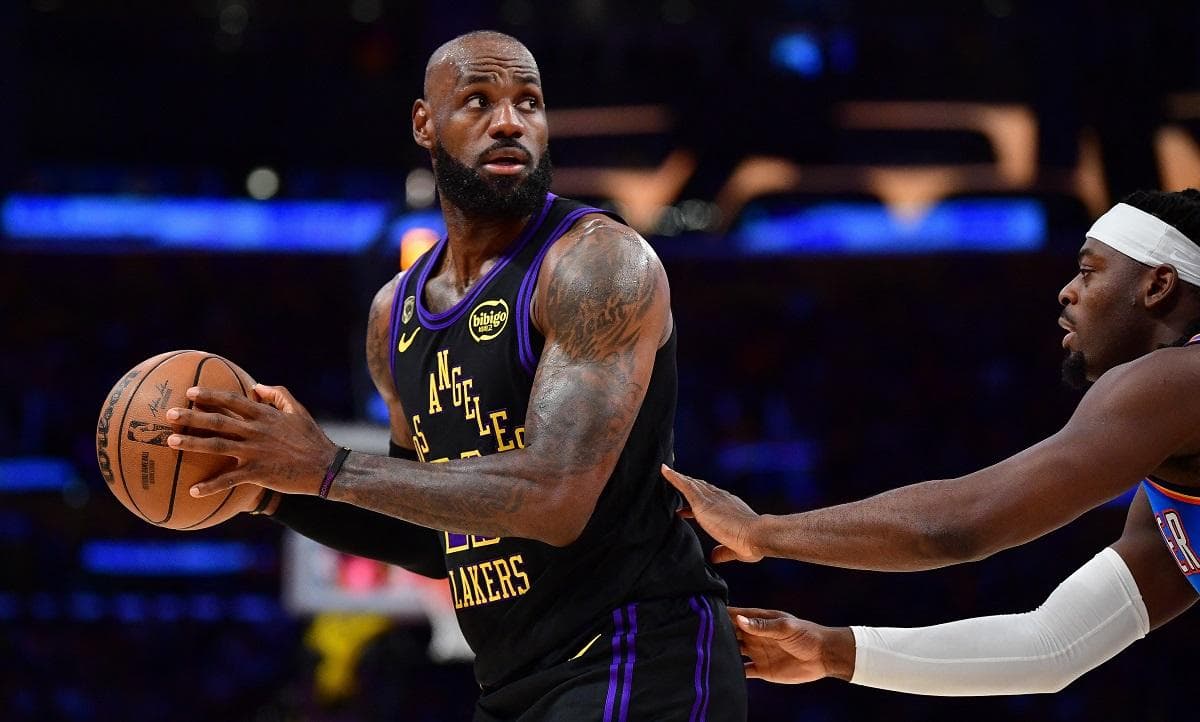 LeBron James, maglalaro para sa Philadelphia 76ers sa NBA