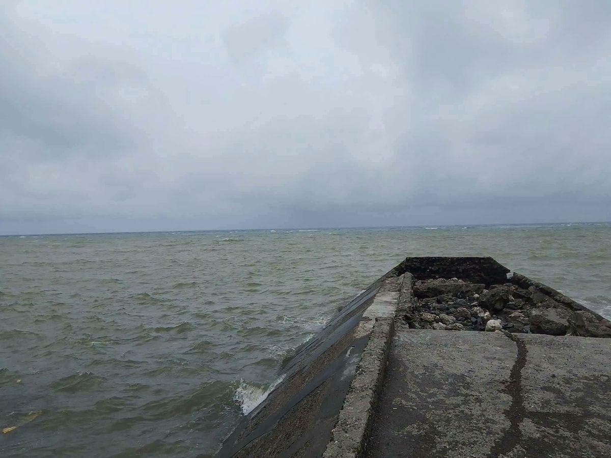 Pansamantalang Itinigil ng Coast Guard Catanduanes ang mga Biyahe sa Dagat Dahil sa Tropical Depression Luis