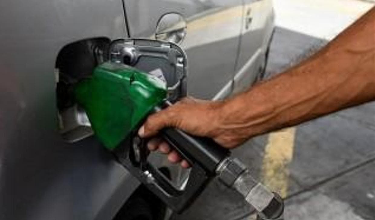 Tinatayang tataas ang presyo ng gasolina at kerosene; diesel naman ay bababa sa susunod na linggo