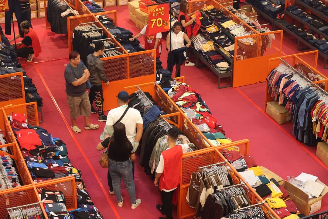 Mga Retailer, Umaasa sa Pagbangon ng Ikalawang Kalahati ng Taon Habang Nagbabago ang Merkado sa Pag-alis ng mga Brand