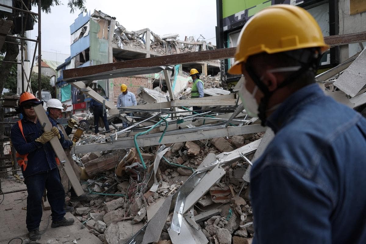Mga Paghahanap sa mga Guho sa Colombia, Halos Isang Linggo Matapos ang Lindol