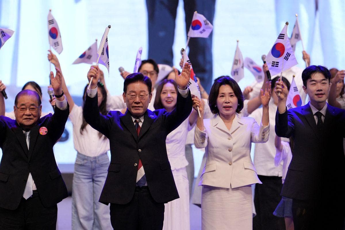 Panukala ng Pangulo ng Timog Korea na Makipag-usap sa Hilagang Korea upang Pormal na Wakasan ang Digmaang Koreano