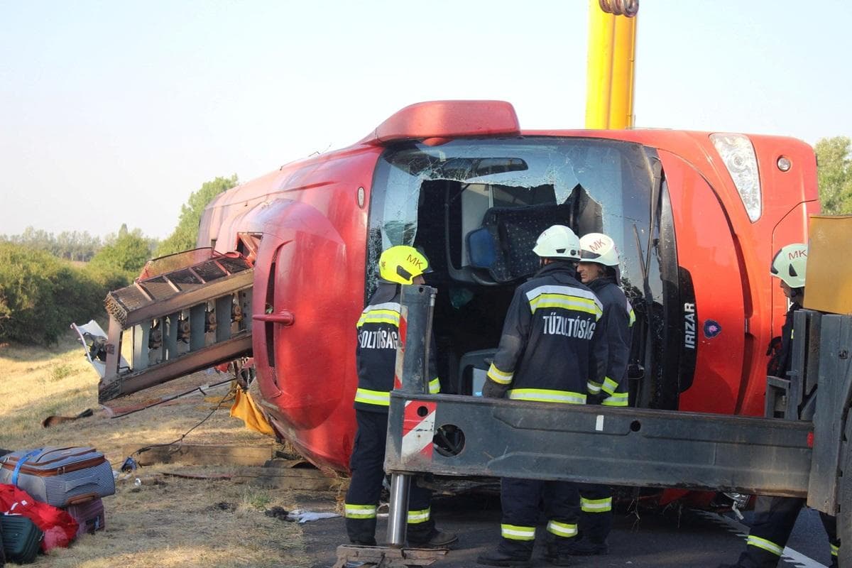 Labindalawang tao, nasawi sa aksidente ng bus sa Hungary