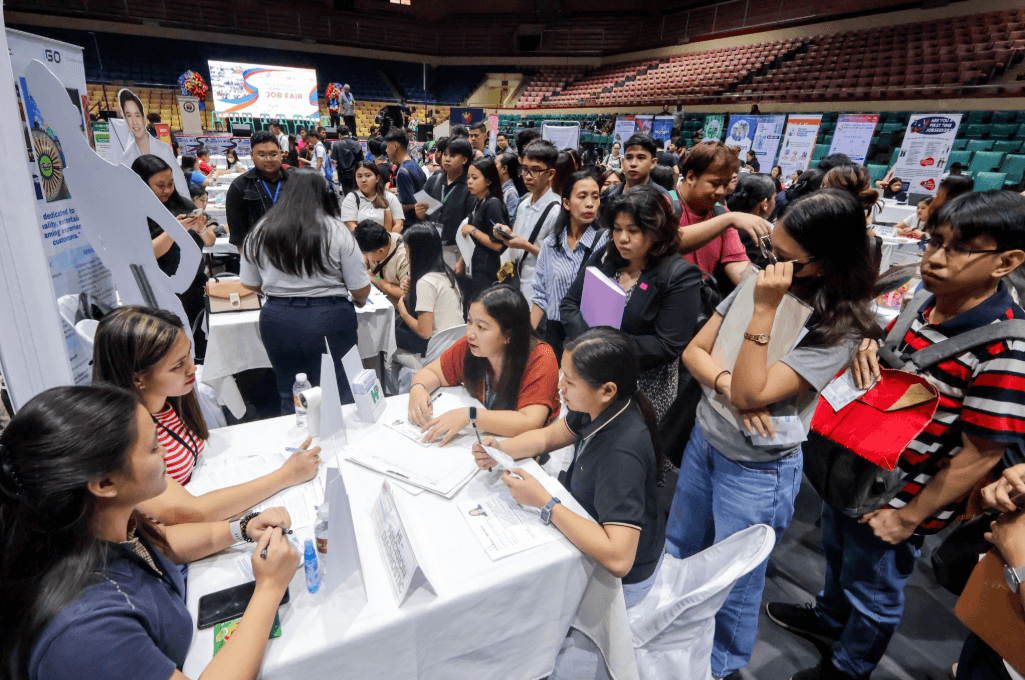 Tumaas ang Antas ng Walang Trabaho sa 4.9% noong Hunyo 2026, Ayon sa PSA