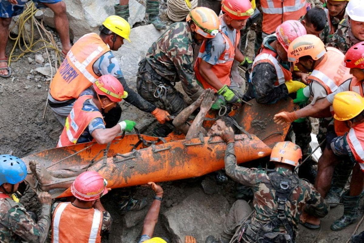 Dalawang Lalaki, Nakaligtas sa Siyam na Araw sa Tunnel sa Nepal; Himala ang Kanilang Pagsagip